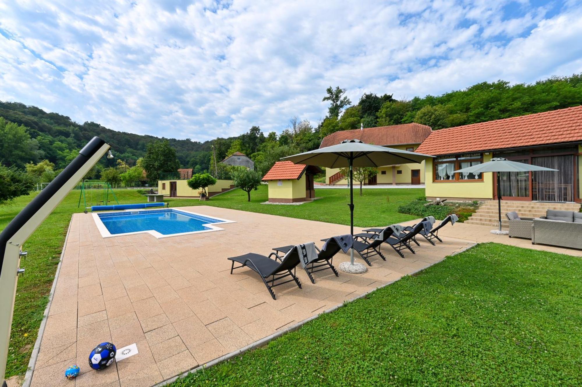 Ruralna Kuca 'Villa Zagorka' Za Odmor Sa Bazenom I Bocalistem Donja Pacetina Dış mekan fotoğraf